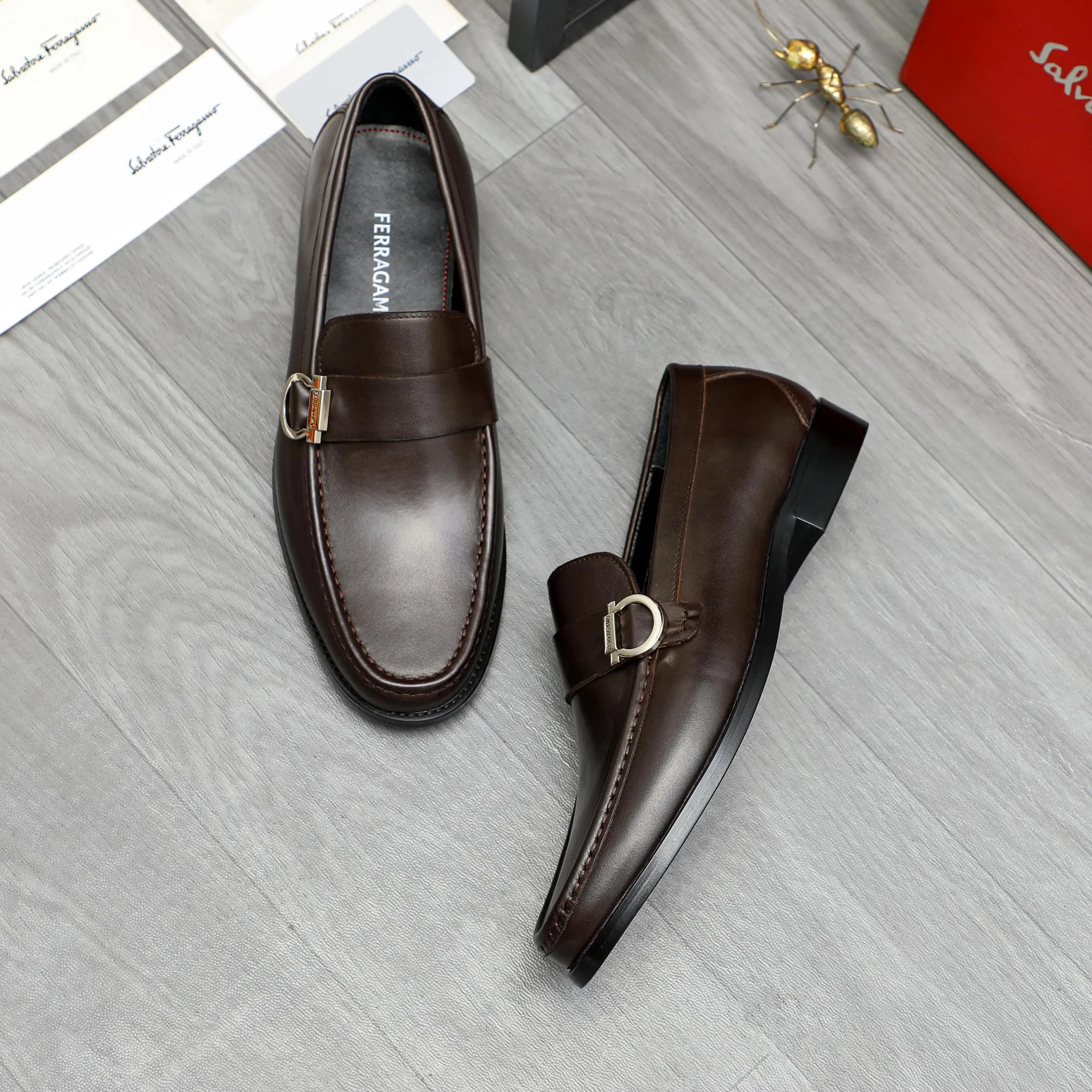 Men's shoes 💰442 Product trademark: Ferragamo "Ferragamo" business formal leather shoes Regular size: 38-46 (45.46 custom-made and non-returnable) Product materials: Selected high-quality cowhide upper, cowhide lining, original rubber outsole